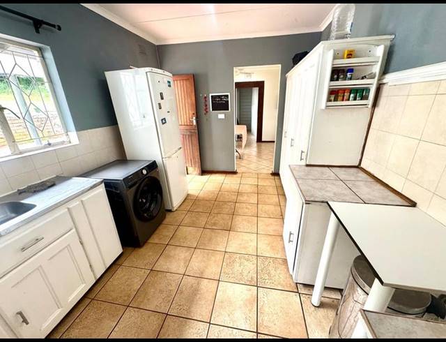 4 BEDROOM HOUSE FOR SALE IN PRESTBURY